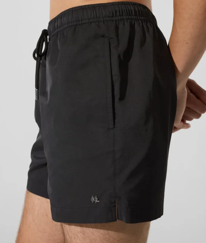 Bañador tipo bermuda con pin Monogram