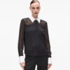 Blusa con detalle de lazo