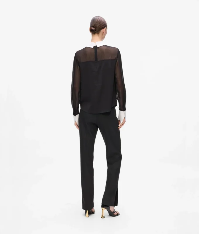 Blusa con detalle de lazo
