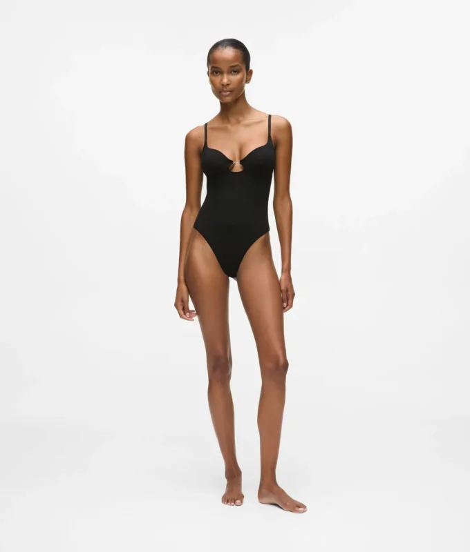 Body de pierna alta característico
