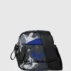 Bolso bandolera con estampado graffiti