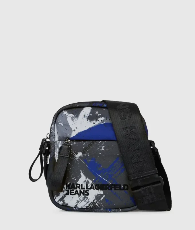 Bolso bandolera con estampado graffiti