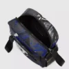 Bolso bandolera con estampado graffiti