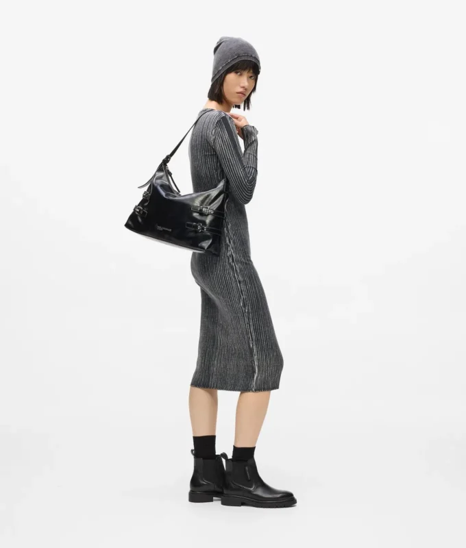 Bolso bandolera con hebilla grande