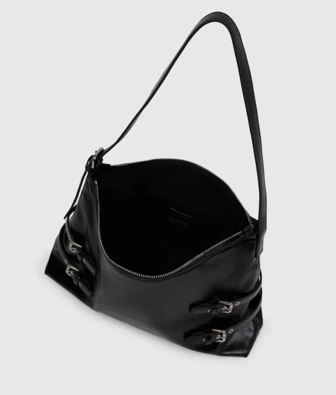 Bolso bandolera con hebilla grande