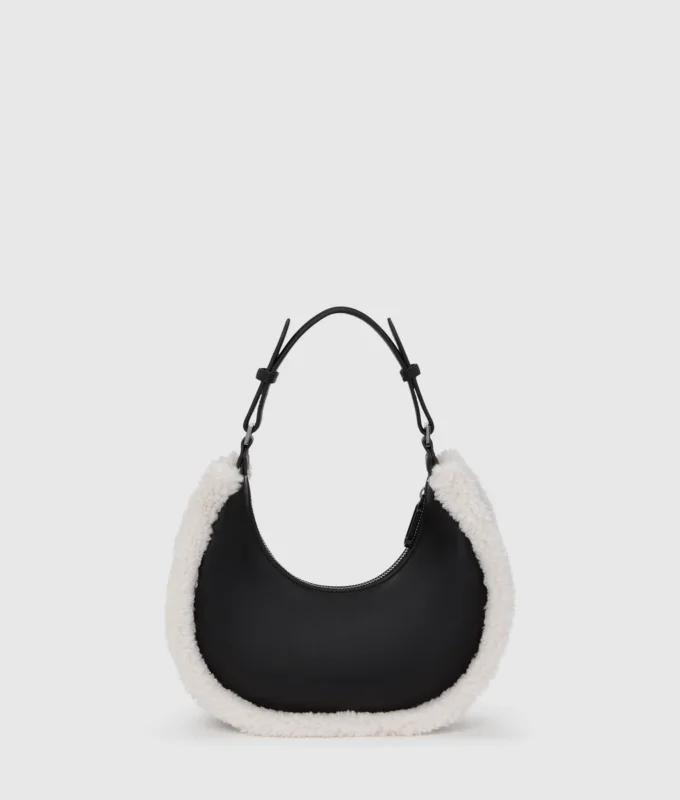 Bolso bandolera con luna de piel de oveja