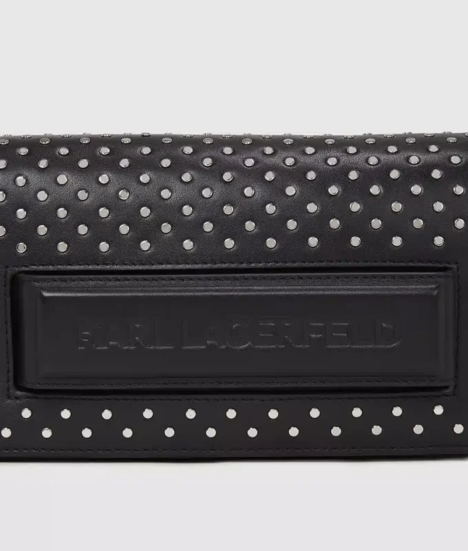 Bolso bandolera con tachuelas Ikon K