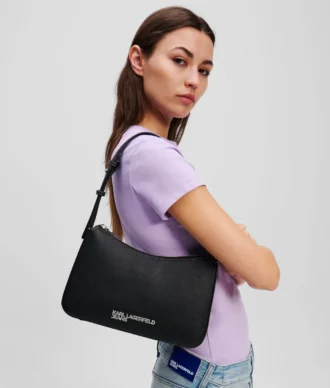 BOLSO DE HOMBRO CON LOGOTIPO METÁLICO