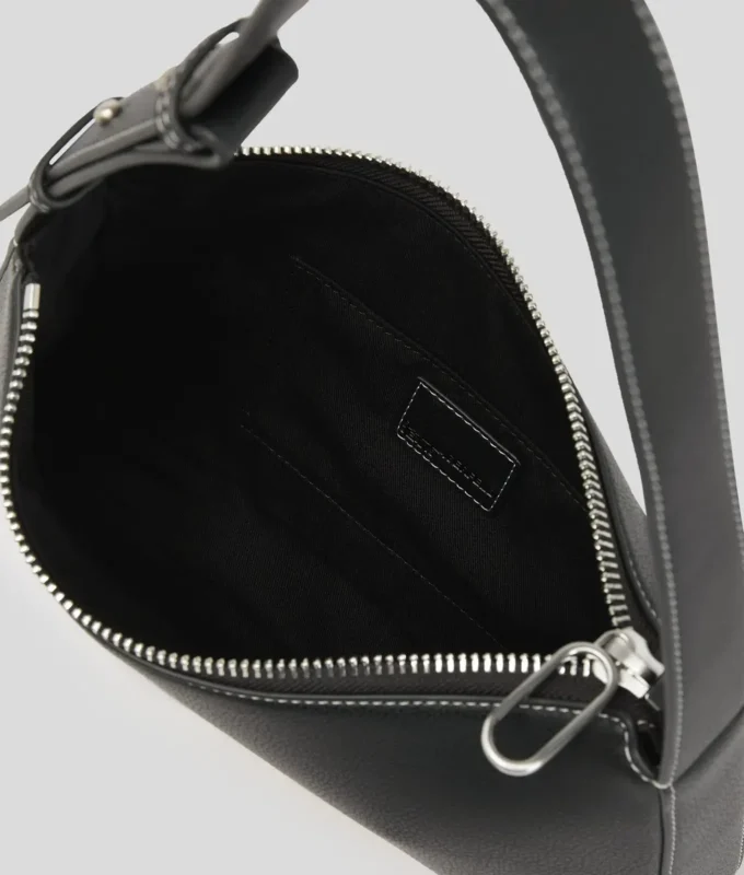 BOLSO DE HOMBRO CON LOGOTIPO METÁLICO