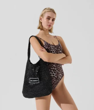 BOLSO DE PLAYA DE CROCHET CON LOGOTIPO