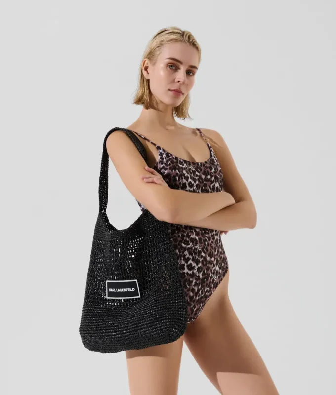 BOLSO DE PLAYA DE CROCHET CON LOGOTIPO