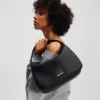 BOLSO MINI HOBO BLANDO CON LOGOTIPO KLJ BOX