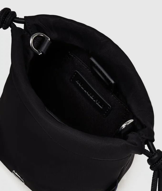 Bolso pequeño tipo cubo de nylon Ikon