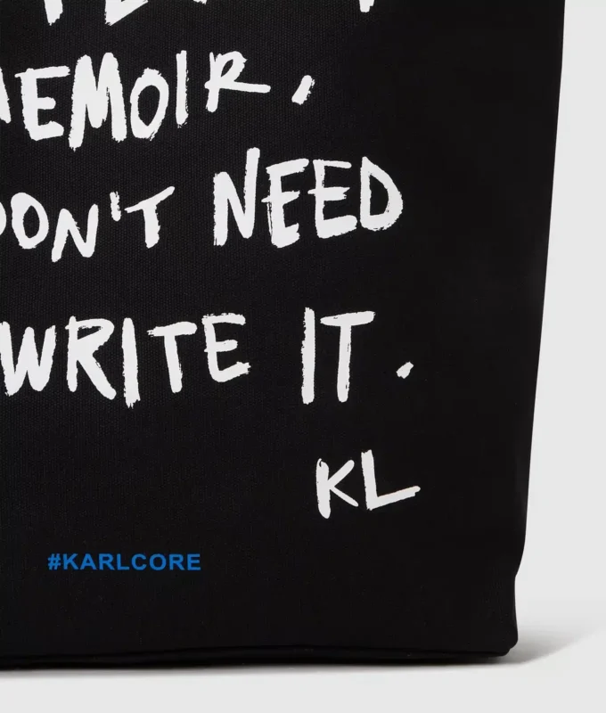 Bolso shopper con cita de Karl
