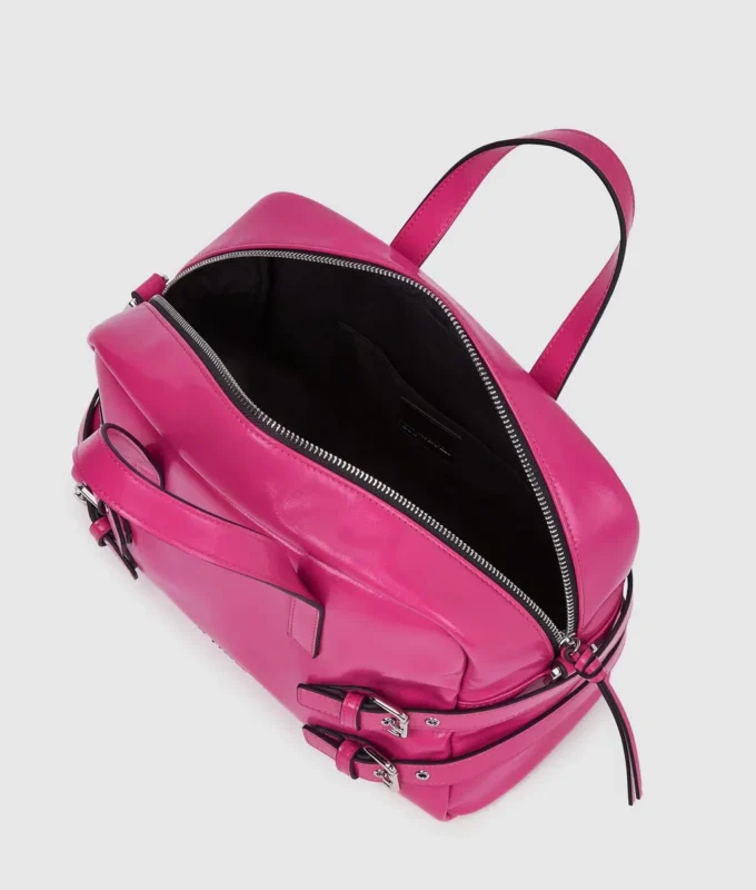 Bolso tipo bolera con hebilla