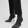 BOTAS DE PUNTO CON TACHUELAS PANDARA