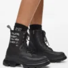 Botas Trekka Max con cita de Karl