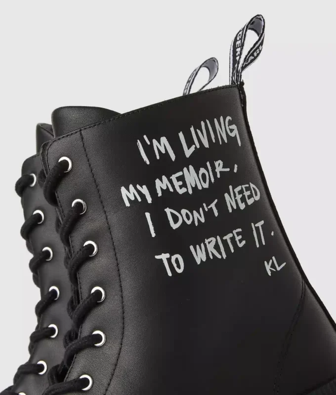 Botas Trekka Max con cita de Karl