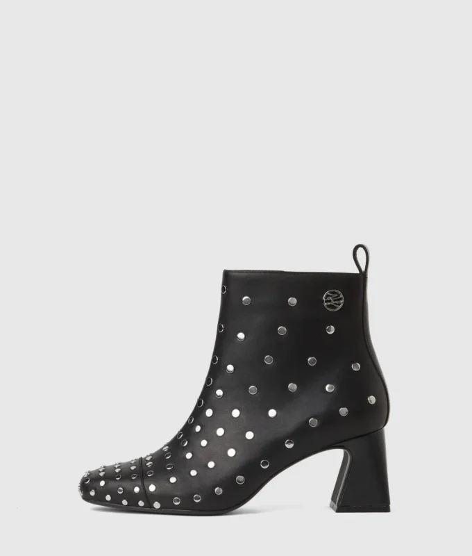 Botines con tachuelas Beata