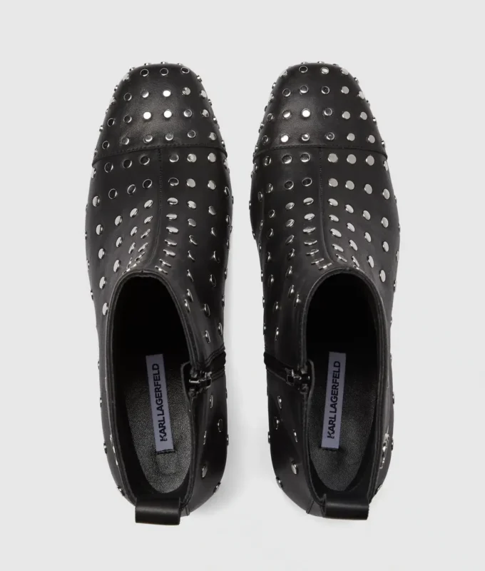 Botines con tachuelas Beata