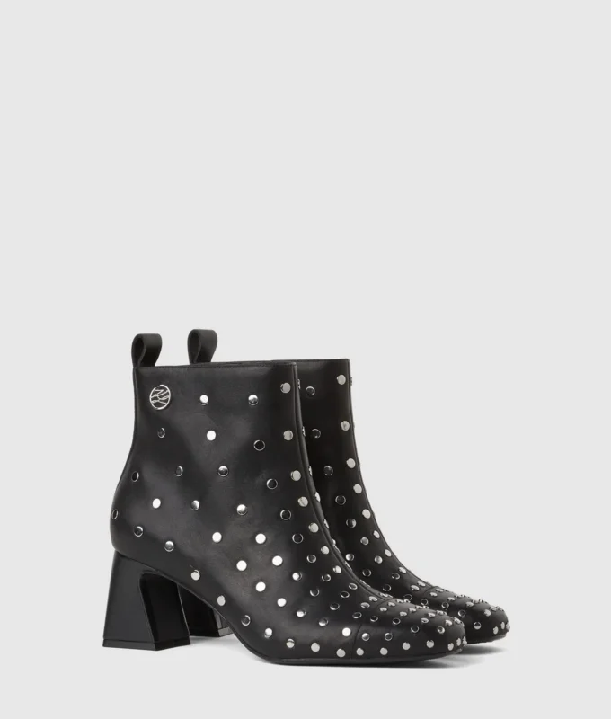 Botines con tachuelas Beata