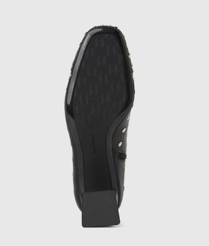 Botines con tachuelas Beata