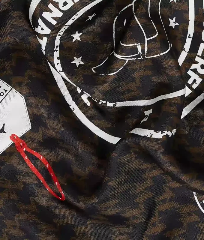 Bufanda Ikon Monogram con sellos de viaje