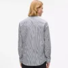 Camisa a rayas con cuello en contraste