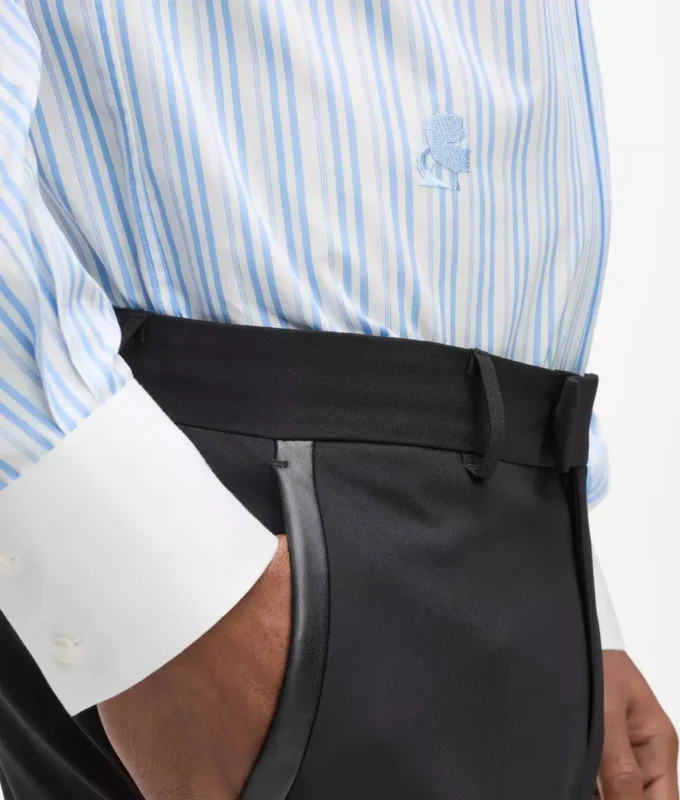 Camisa a rayas con cuello en contraste