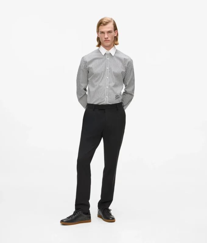 Camisa a rayas con cuello en contraste