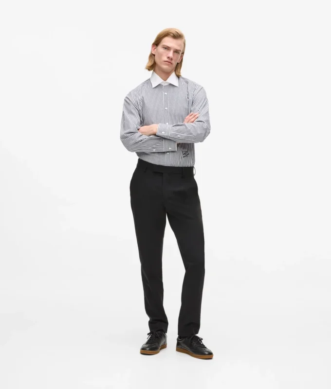 Camisa a rayas con cuello en contraste