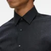 Camisa con botones cuadrados
