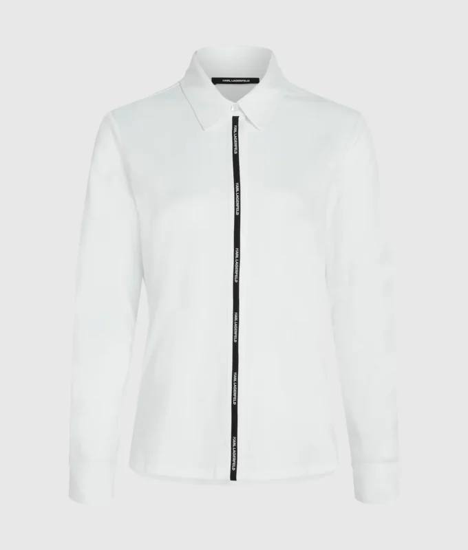 Camisa con cinta con logotipo
