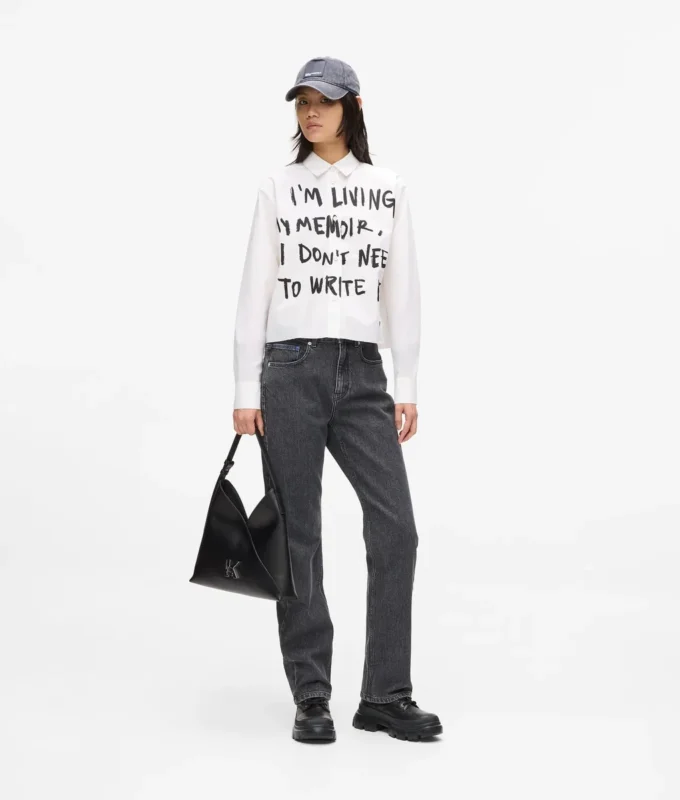 Camisa con cita de Karl