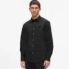 Camisa con cuello de cristal