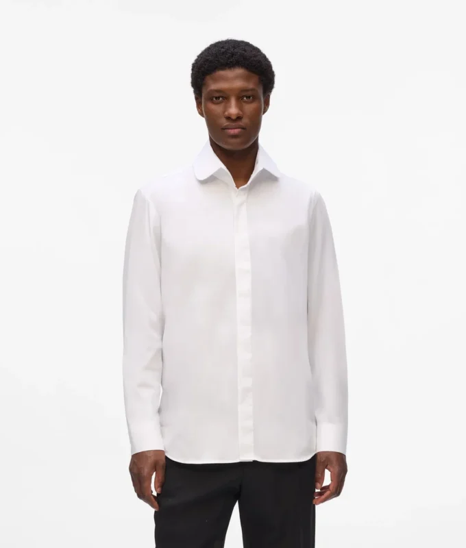 Camisa con cuello redondeado
