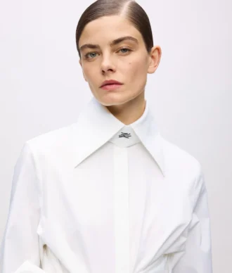 Camisa con detalle de lazo de KL Studio