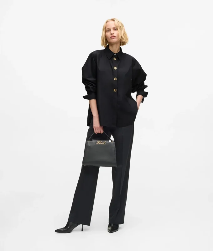Camisa con letras Karl