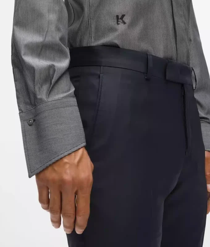 Camisa con puños diagonales