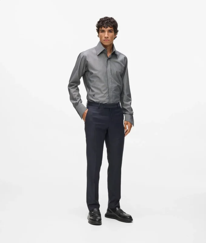 Camisa con puños diagonales