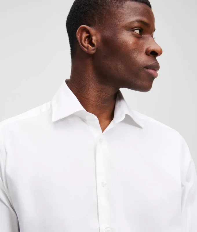 CAMISA DE CORTE MODERNO