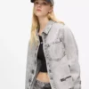 Camisa de denim decolorada