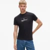 Camiseta ajustada con logotipo