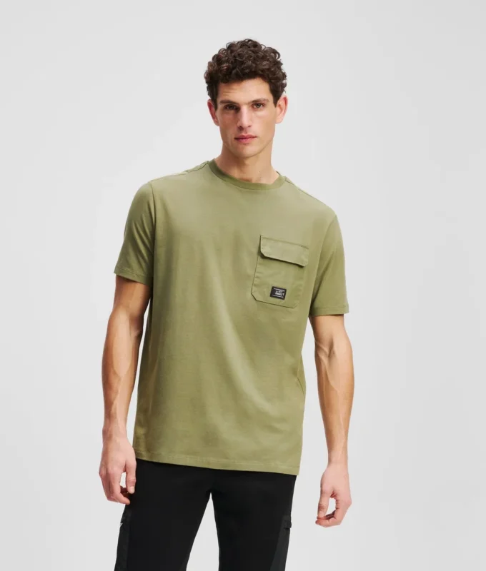 CAMISETA CON BOLSILLO EN EL PECHO