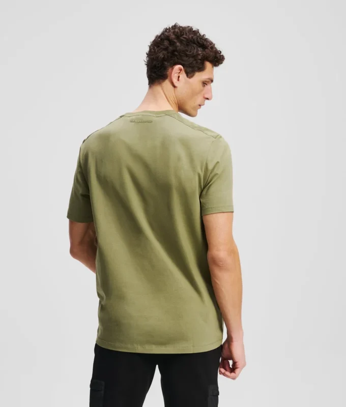 CAMISETA CON BOLSILLO EN EL PECHO