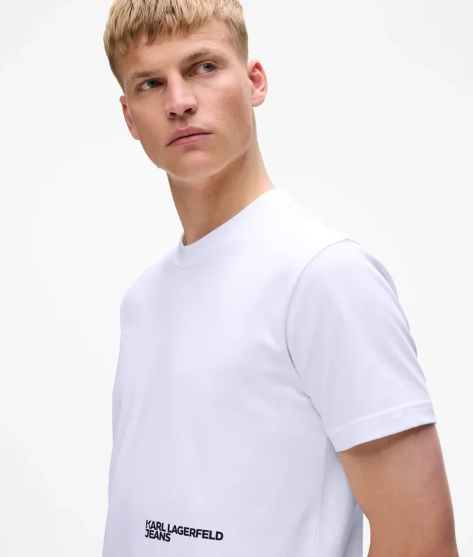 Camiseta con cita de Karl
