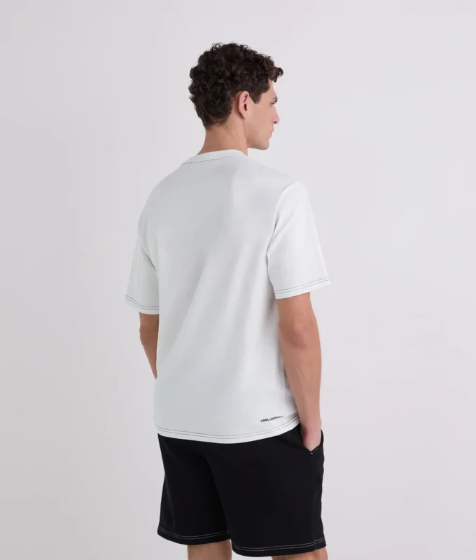 CAMISETA CON COSTURAS EN CONTRASTE