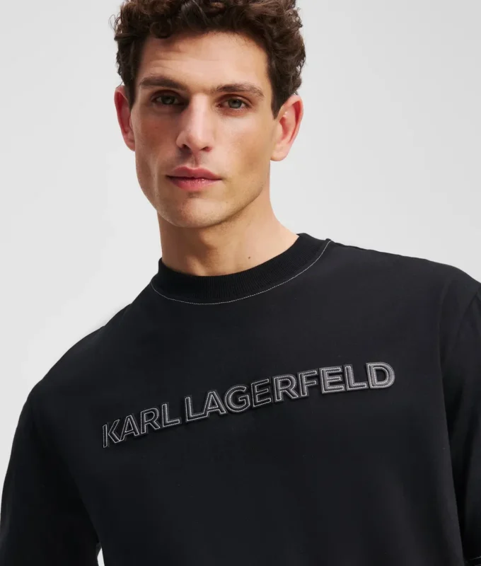CAMISETA CON COSTURAS EN CONTRASTE