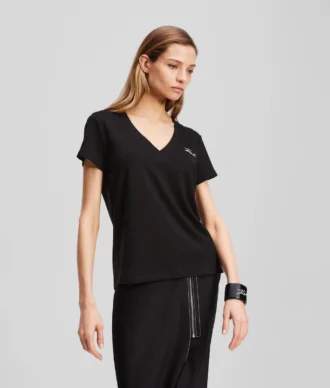 CAMISETA CON CUELLO EN V