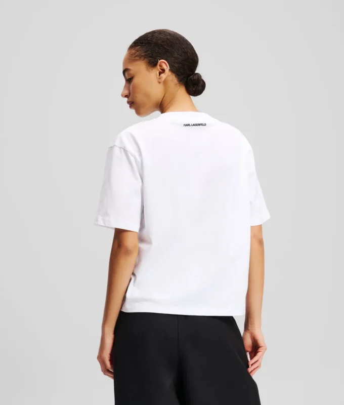 CAMISETA CON CUELLO EN V
